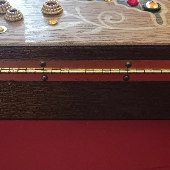 Vintage 1960s Butterfly Embellished Wooden  Cigar Box Purse/ Enid Collins Style - Picture 5 of 16